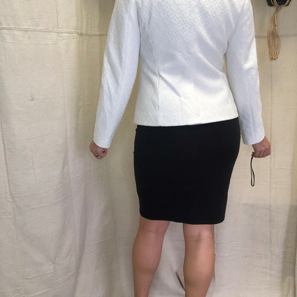 ONE LEFT Calvin Klein White eyelet blazer - Picture 3 of 8